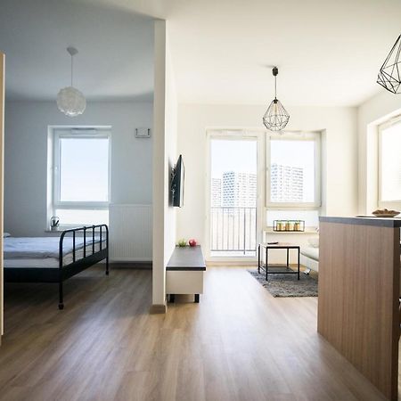 Bizapartments - Modern Flats With Parking Варшава Экстерьер фото