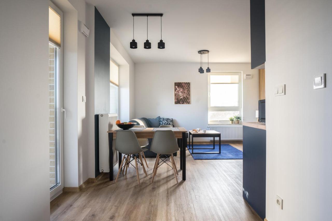 Bizapartments - Modern Flats With Parking Варшава Экстерьер фото