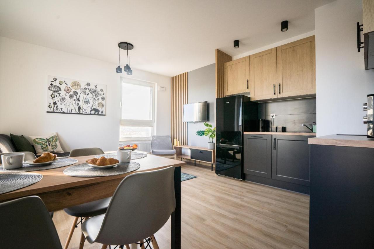 Bizapartments - Modern Flats With Parking Варшава Экстерьер фото