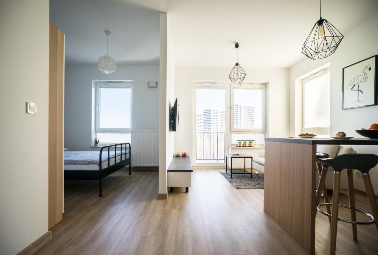 Bizapartments - Modern Flats With Parking Варшава Экстерьер фото