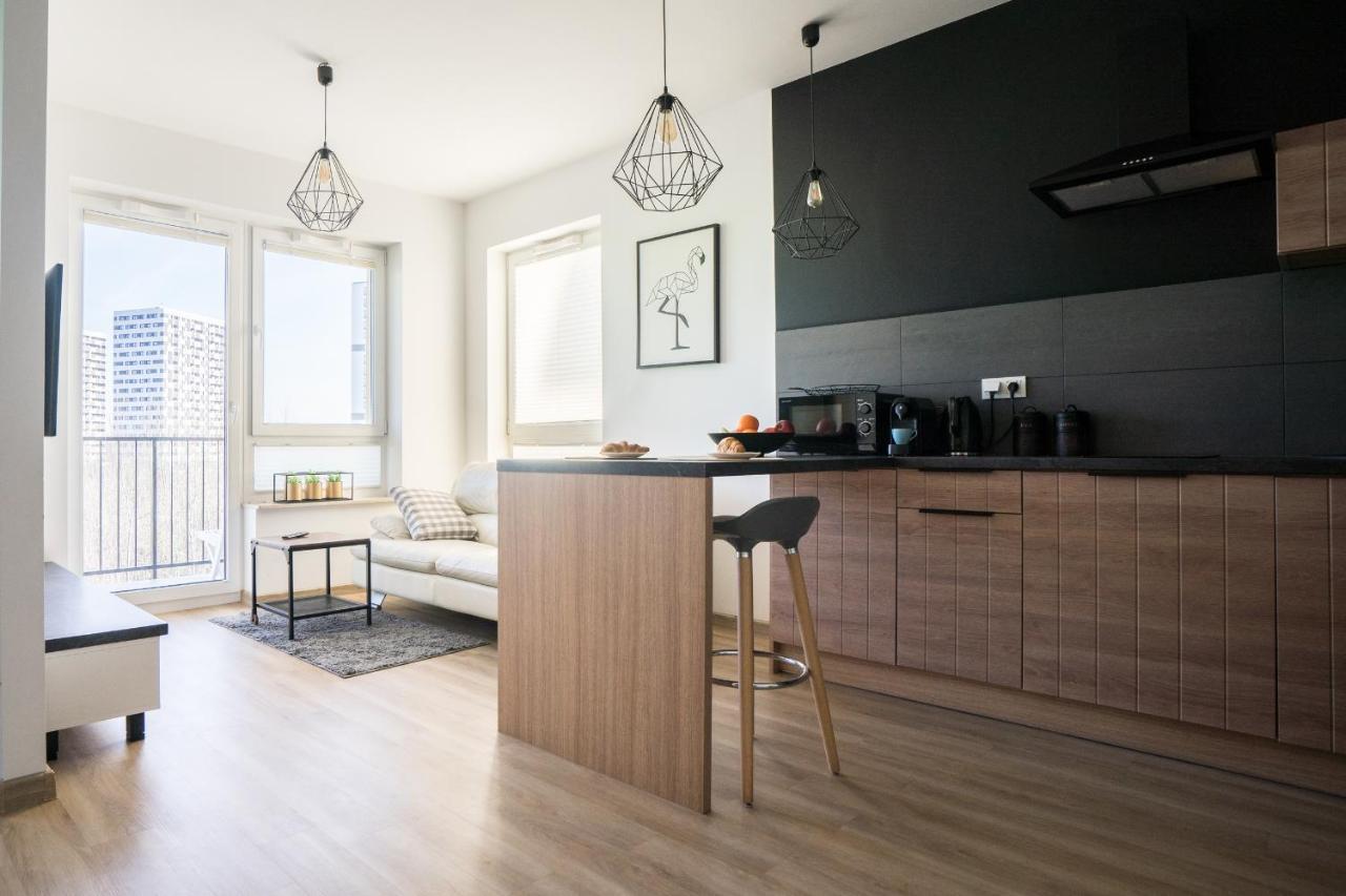 Bizapartments - Modern Flats With Parking Варшава Экстерьер фото