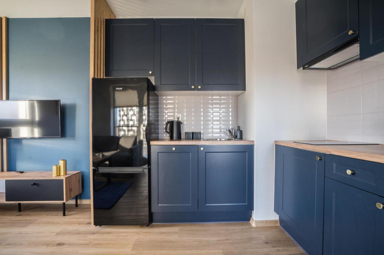 Bizapartments - Modern Flats With Parking Варшава Экстерьер фото