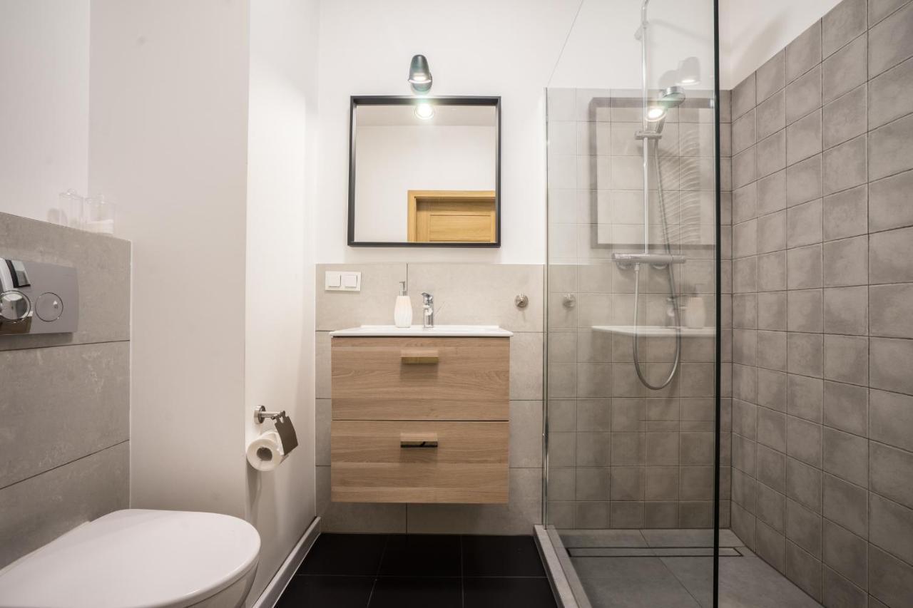 Bizapartments - Modern Flats With Parking Варшава Экстерьер фото