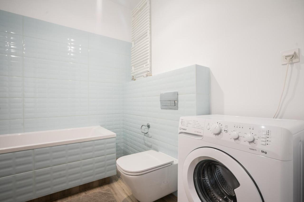 Bizapartments - Modern Flats With Parking Варшава Экстерьер фото