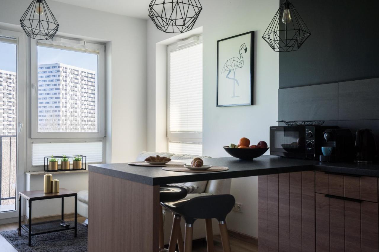 Bizapartments - Modern Flats With Parking Варшава Экстерьер фото